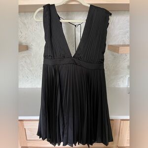 Adorable Abercrombie Black Pleated Dress